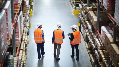 Mitarbeiter im Lager Großhandel Warehouse @pressmaster - stock.adobe.com