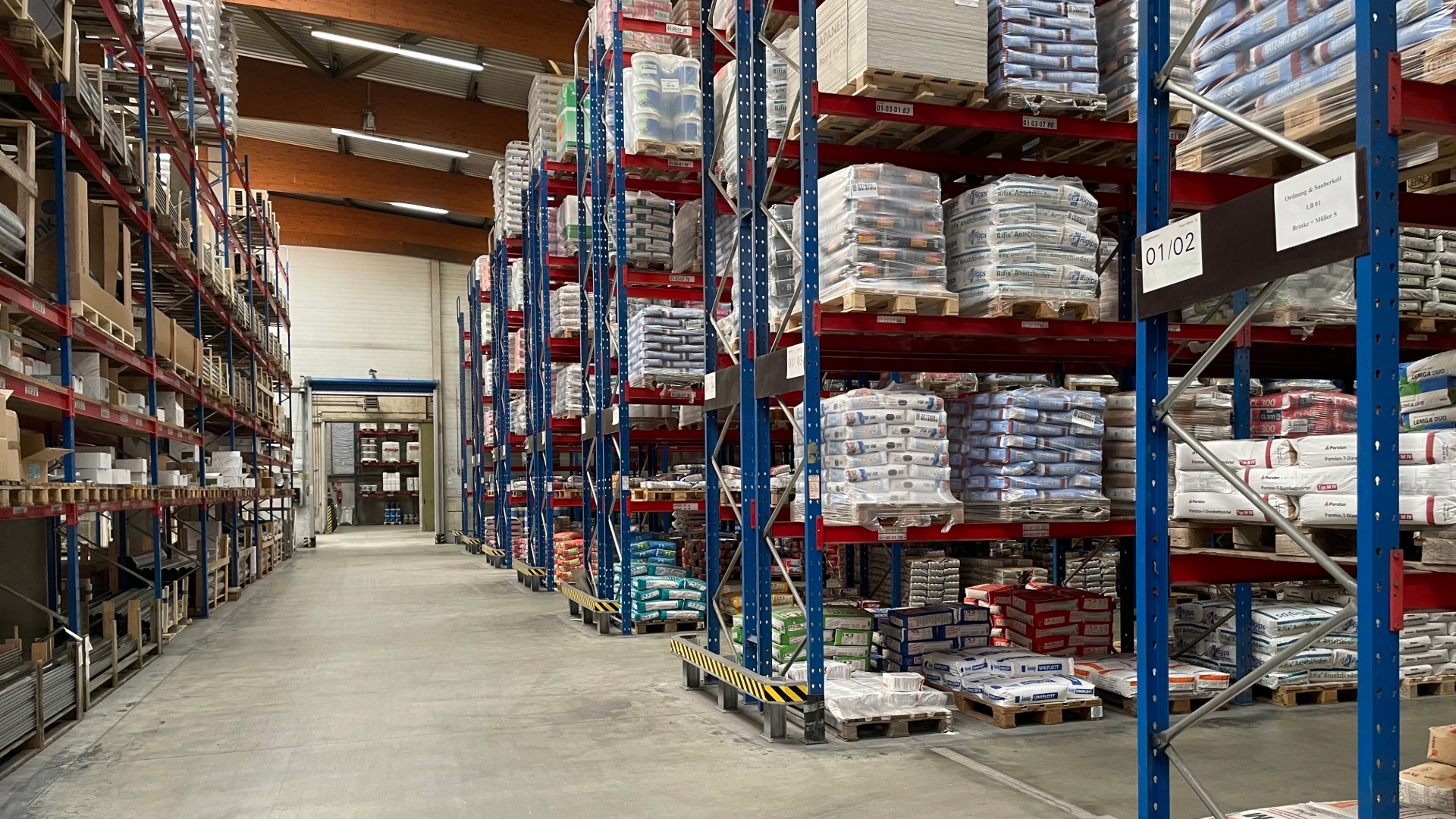 Lager bei EUROBAUSTOFF Zentrallager Nord