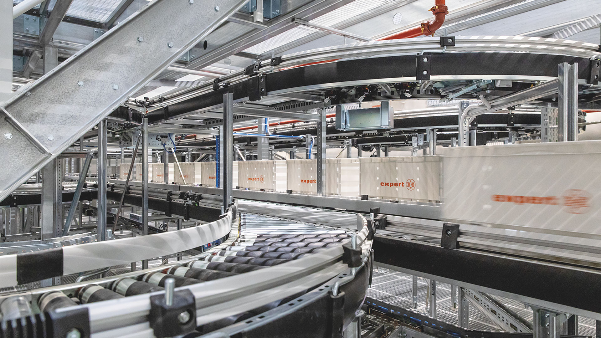Einblick ist das Logistikzentrum von expert